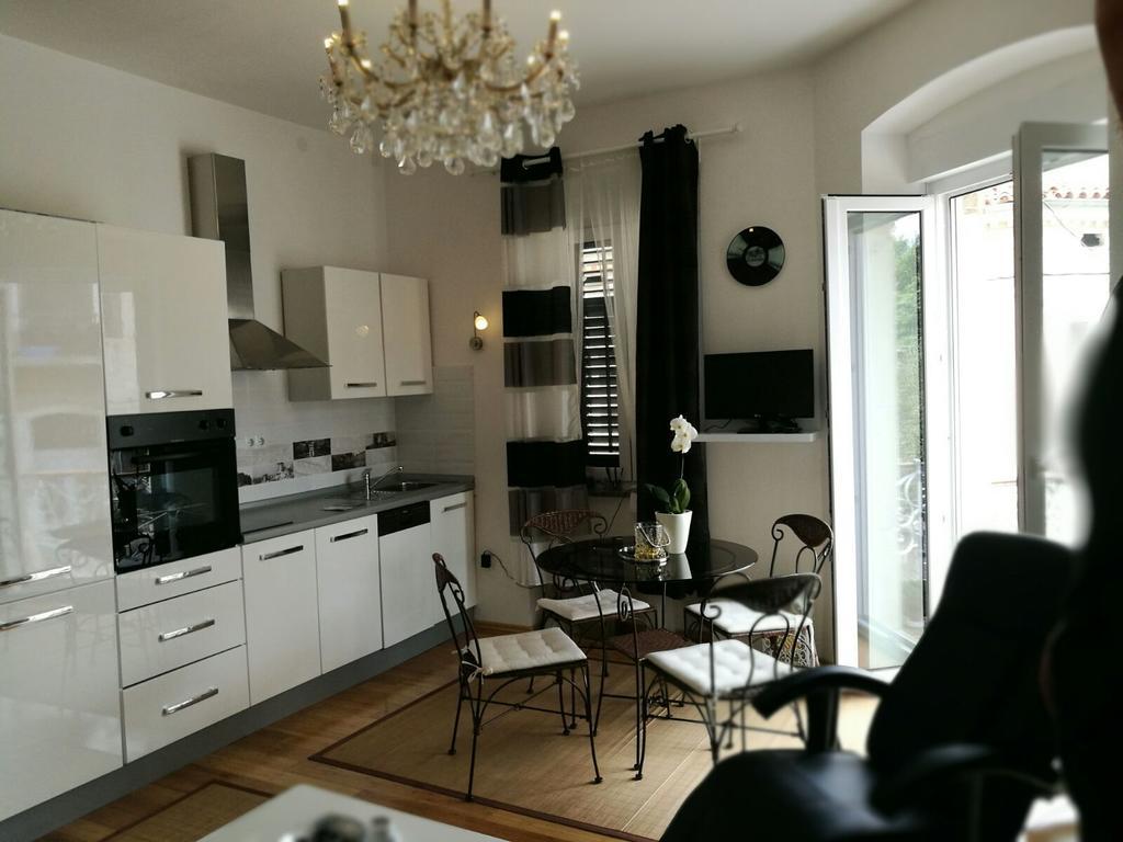 Ana Apartment Пула Екстер'єр фото